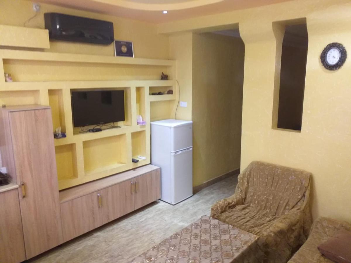 Guest House In Center 耶烈万 外观 照片