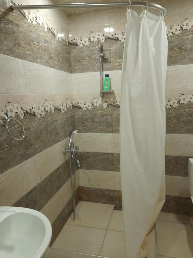 Guest House In Center 耶烈万 外观 照片