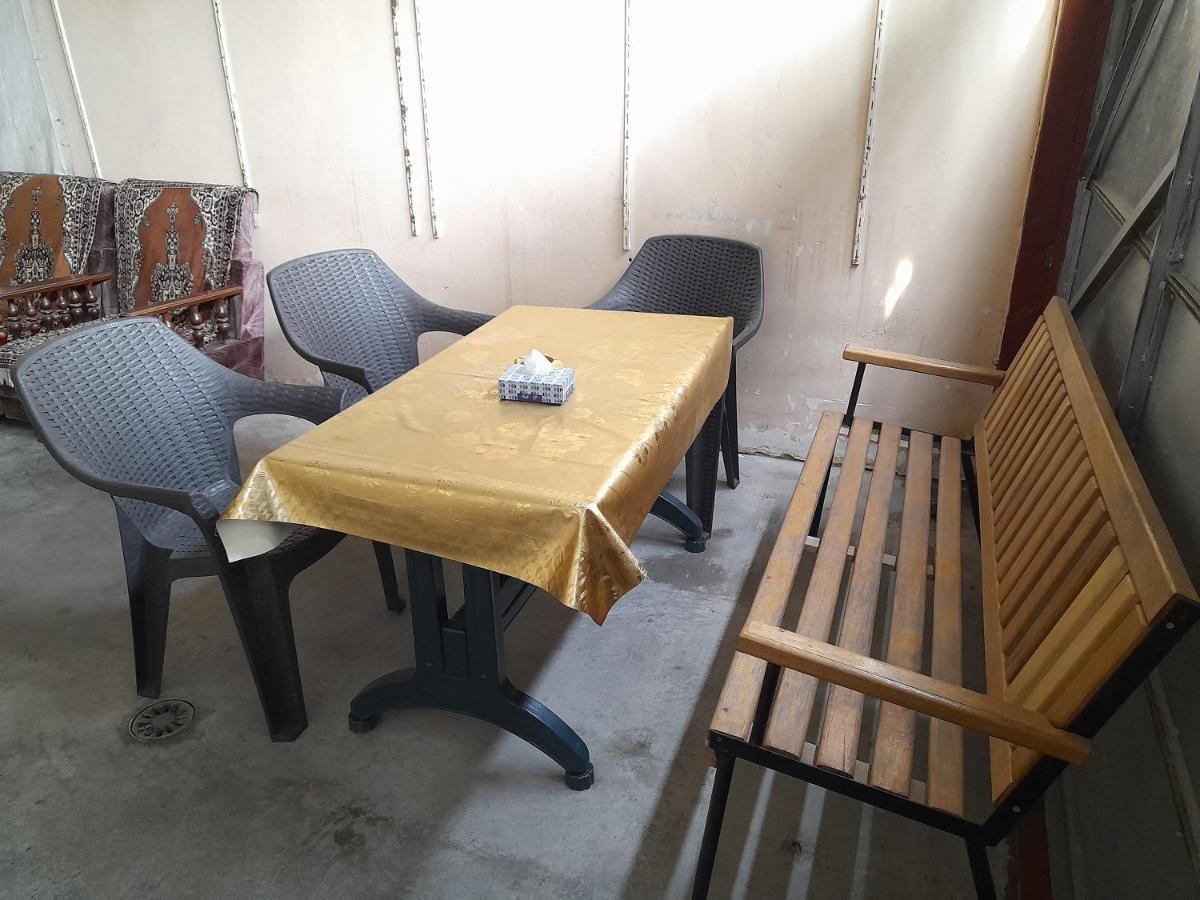 Guest House In Center 耶烈万 外观 照片