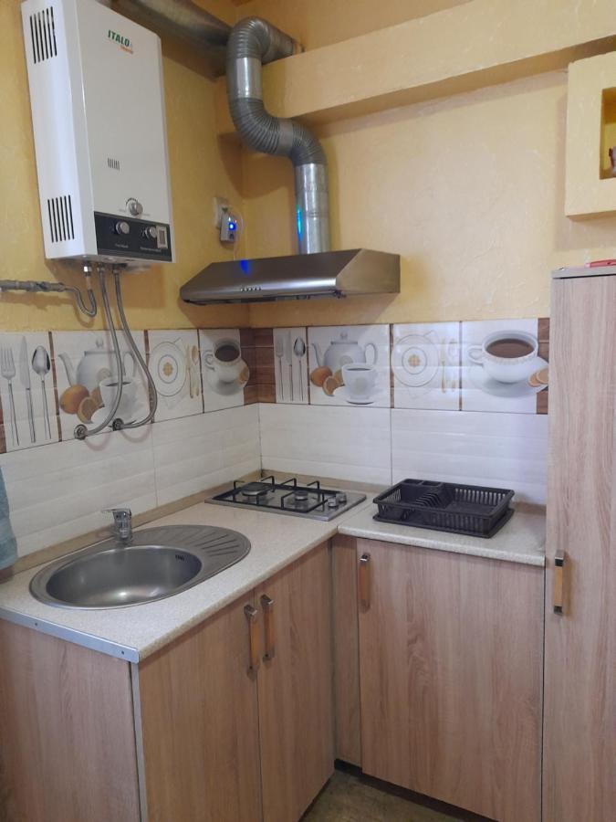 Guest House In Center 耶烈万 外观 照片