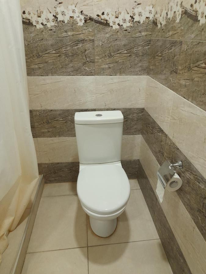 Guest House In Center 耶烈万 外观 照片