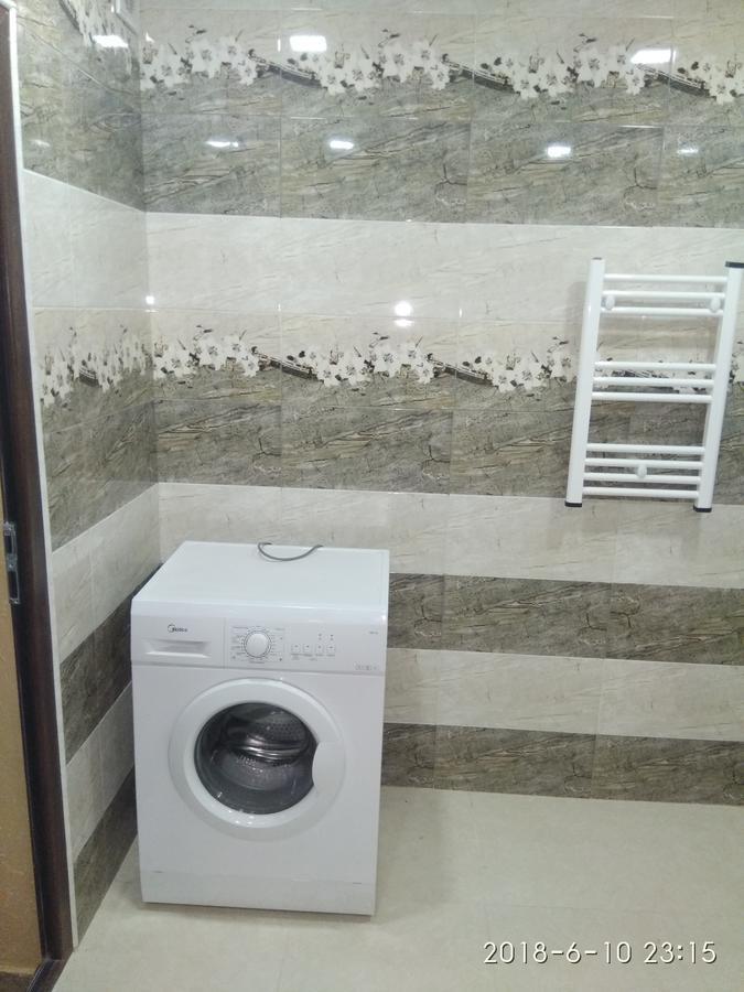 Guest House In Center 耶烈万 外观 照片