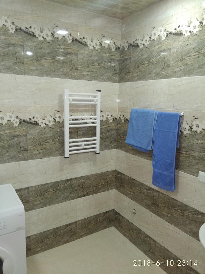 Guest House In Center 耶烈万 外观 照片